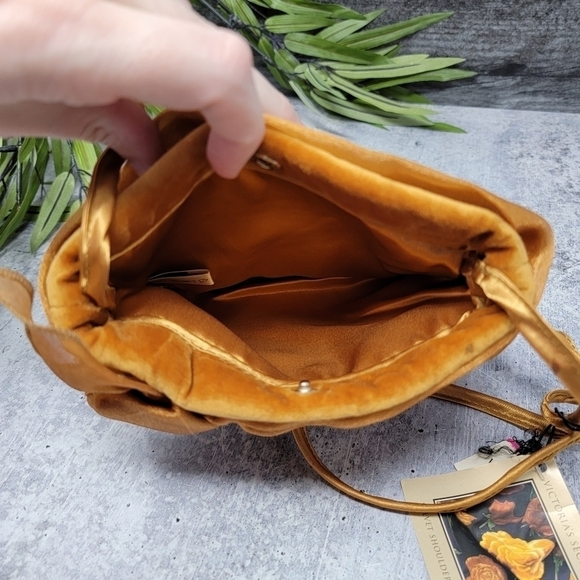 Vintage NWT Victoria's Secret Velvet Golden Tan Shoulder Bag - Picture 6 of 6